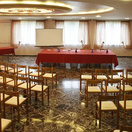 Castel Lodron Hotel 3*